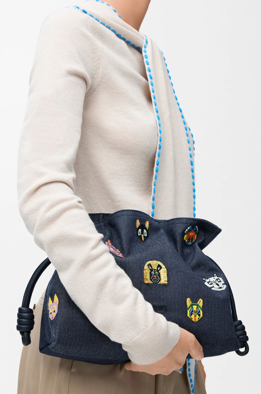 Loewe Logo Detail Embroidered Clutch Bag In Blue