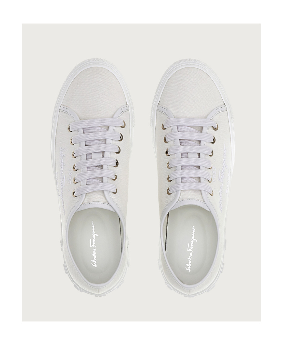 Ferragamo Salvatore Logo Embossed Low-top Sneakers In White