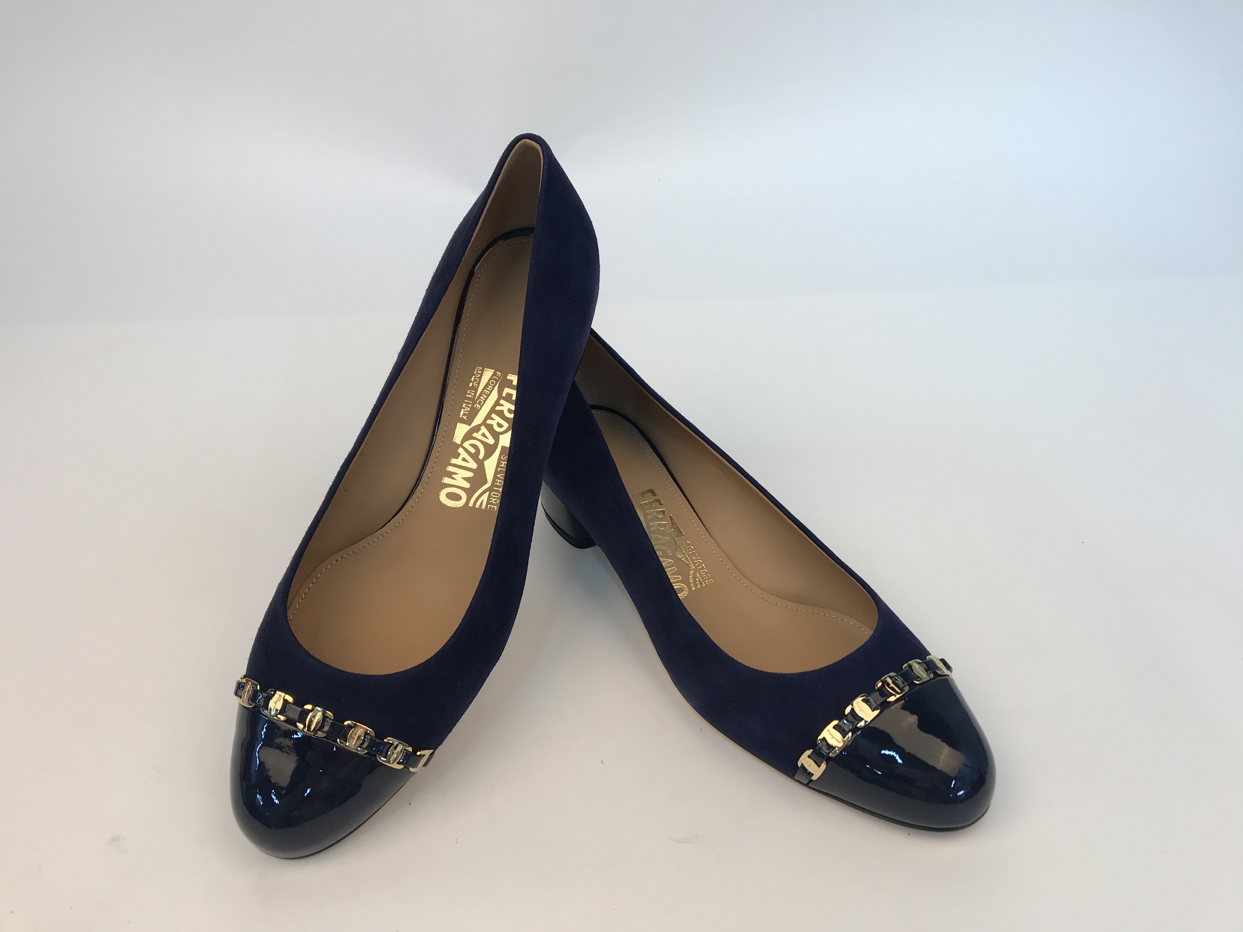 Ferragamo Logo High Heels In Black
