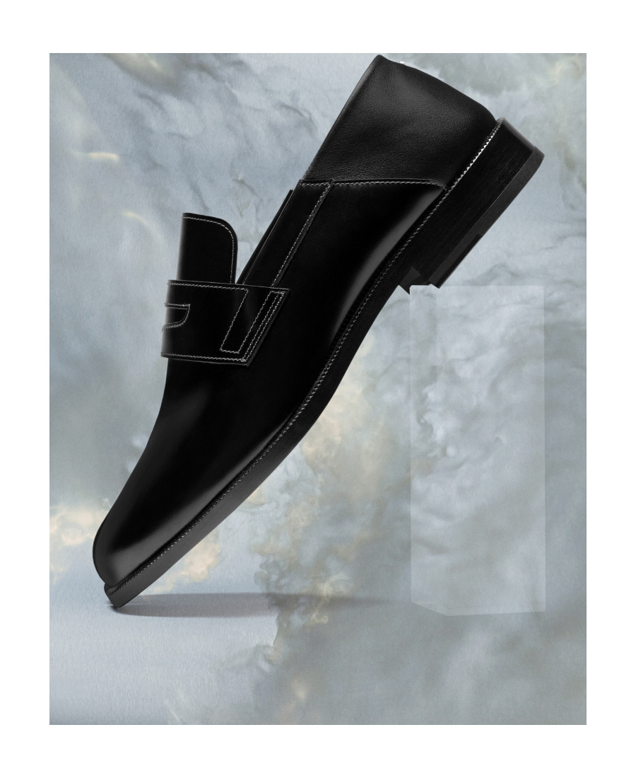 Maison Margiela Low-heel Tabi Calf-leather Loafers In Black