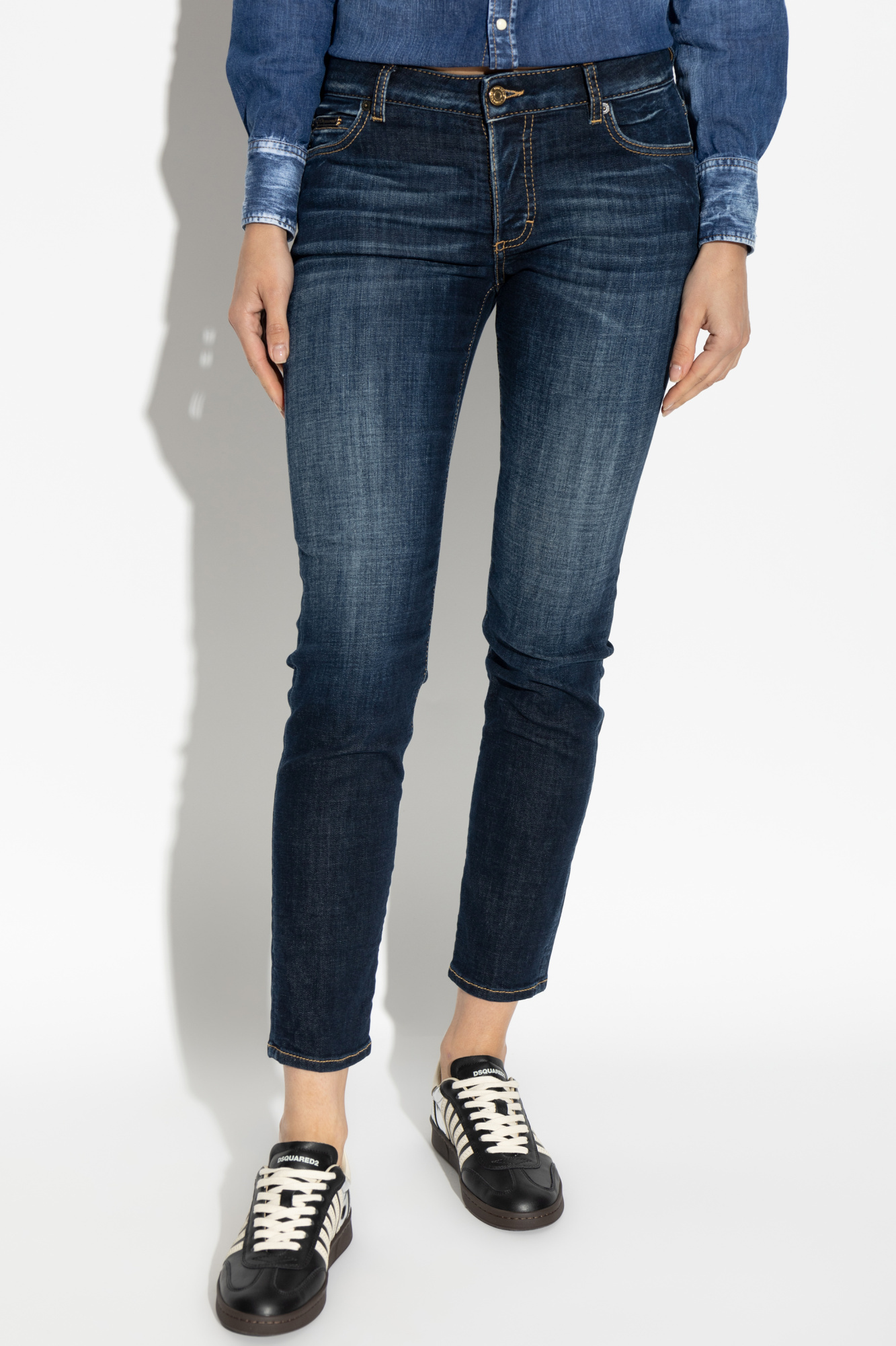 Dsquared2 Logo-plaque Cropped Jeans In Blue