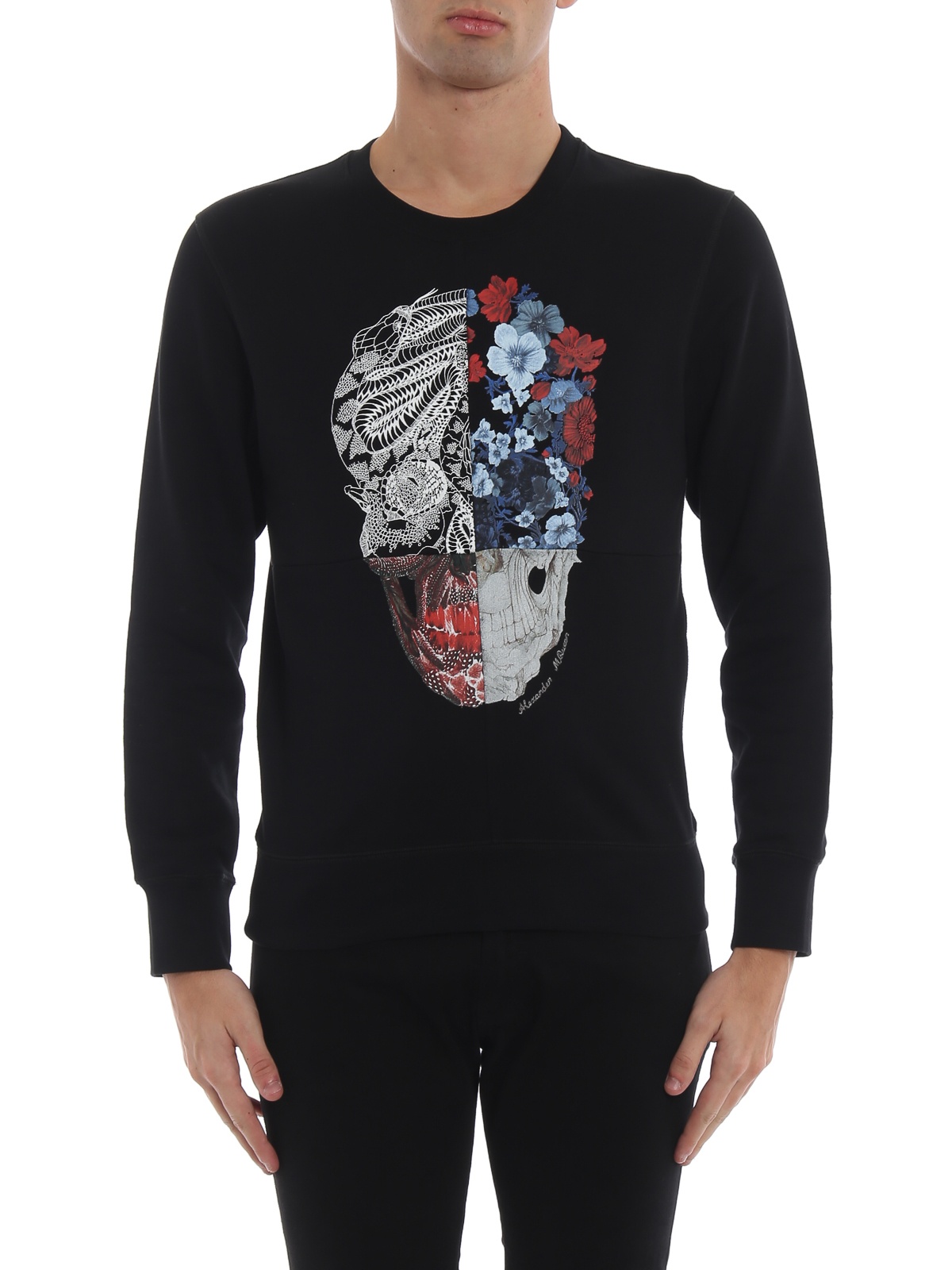 Alexander Mcqueen Round-necked Logo Sweater In Black