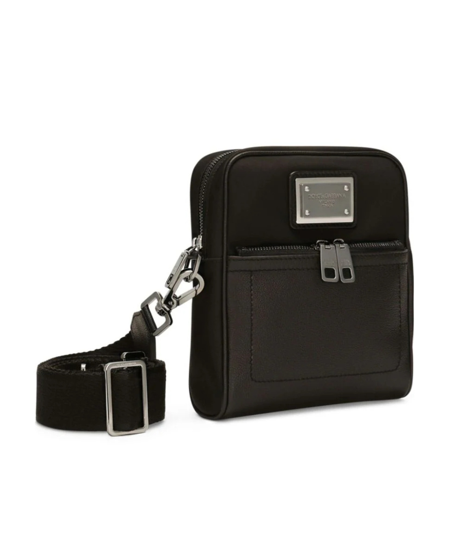 Dolce & Gabbana Logo-plaque Zip-fastening Messenger Bag In Black
