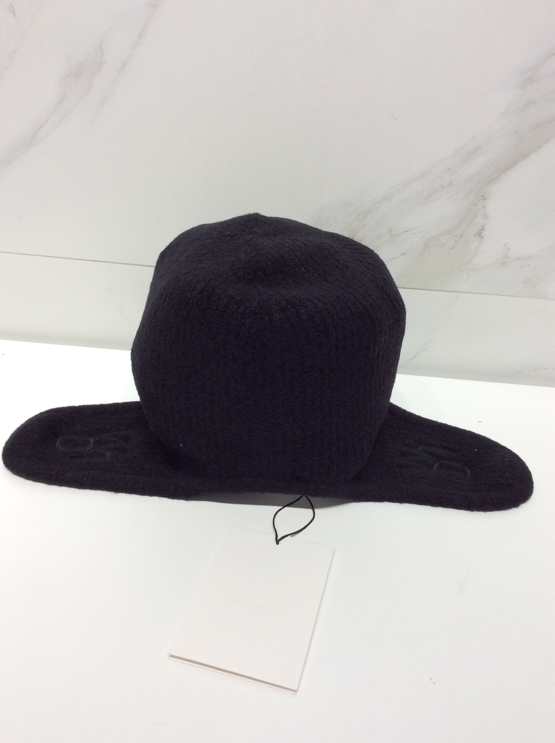 We11 Done Knitted Lei Feng Hat In Black