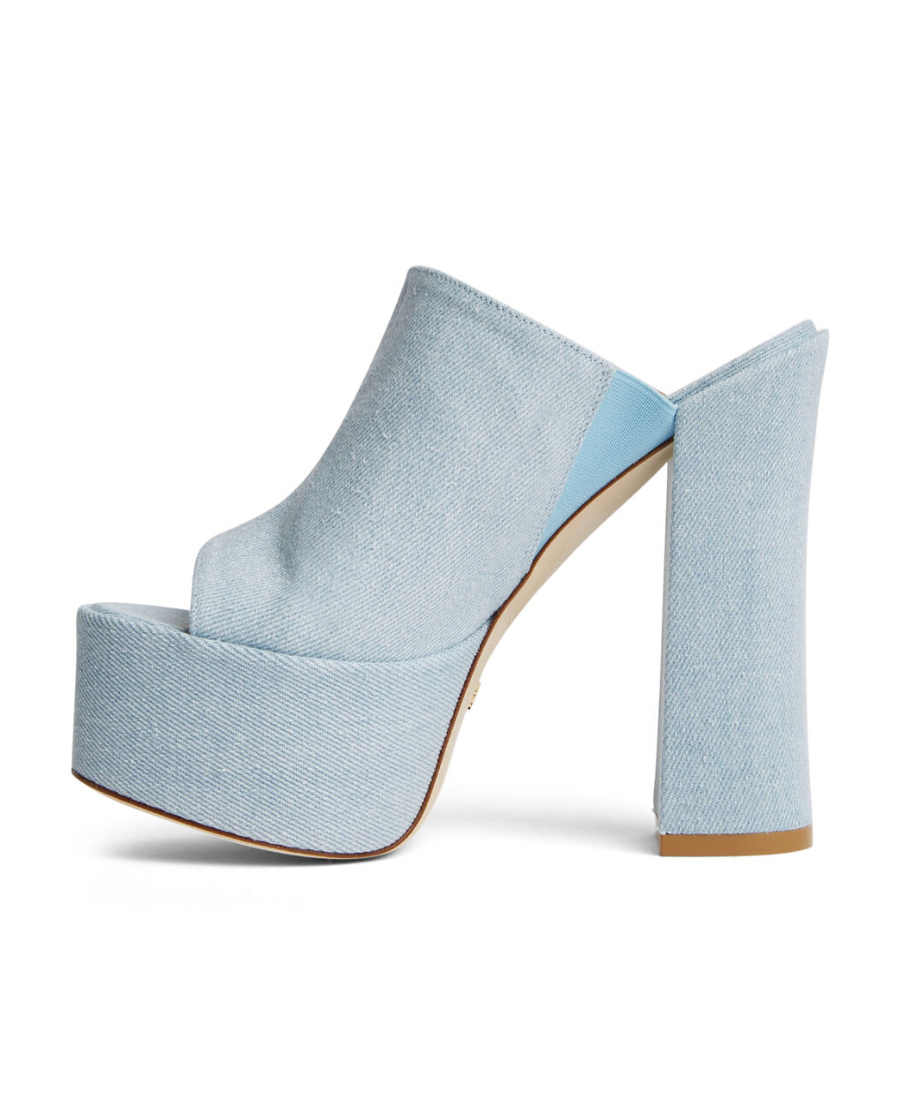 Stuart Weitzman Open Toe Cover Wearing High Heeled Sandals In Blue