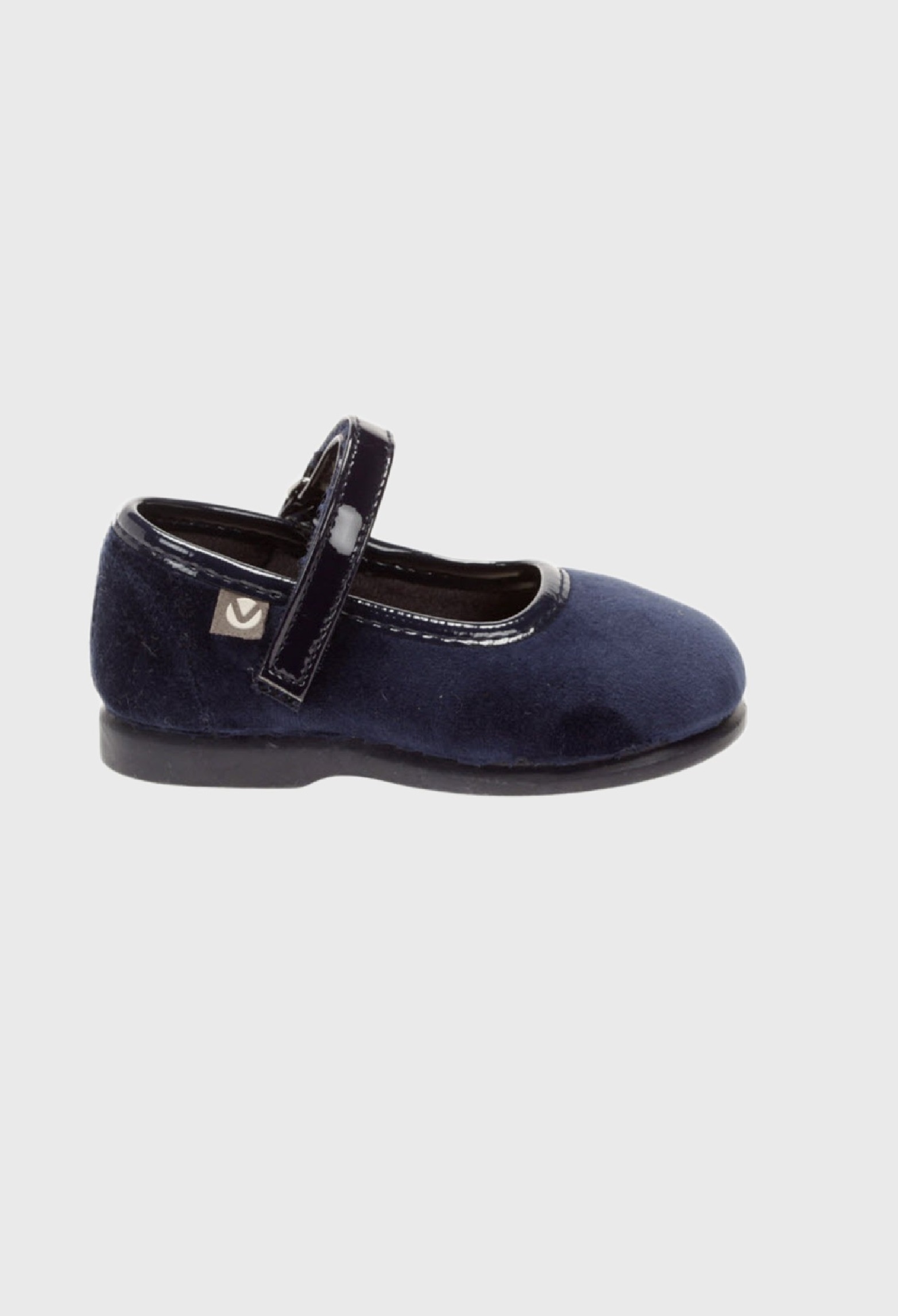 Victoria Beckham Logo Casual Shoes In Black