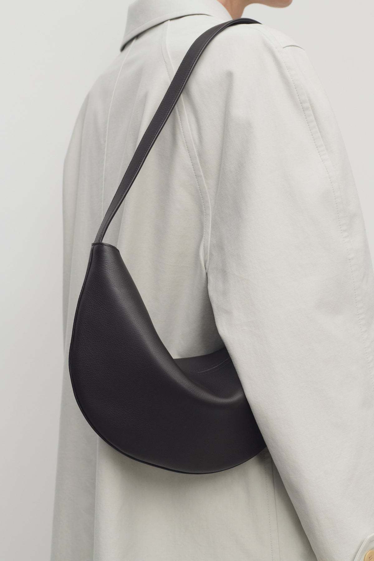 The Row Jouvette Bag In Leather In Brown