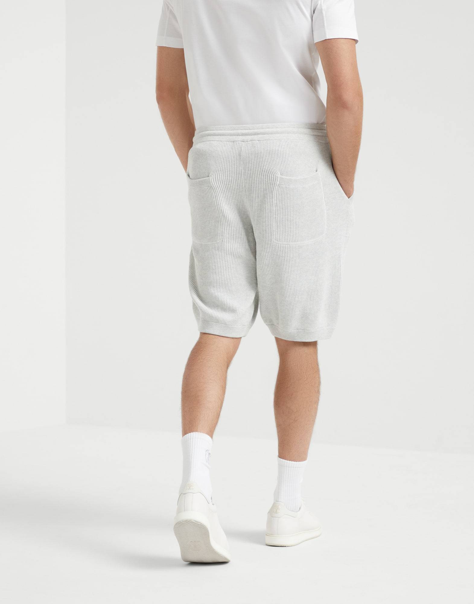 Brunello Cucinelli Knitted Bermuda Shorts In Fog White
