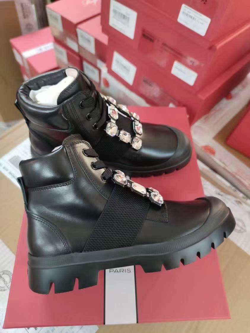 Roger Vivier Tie Buckle Boots In Black