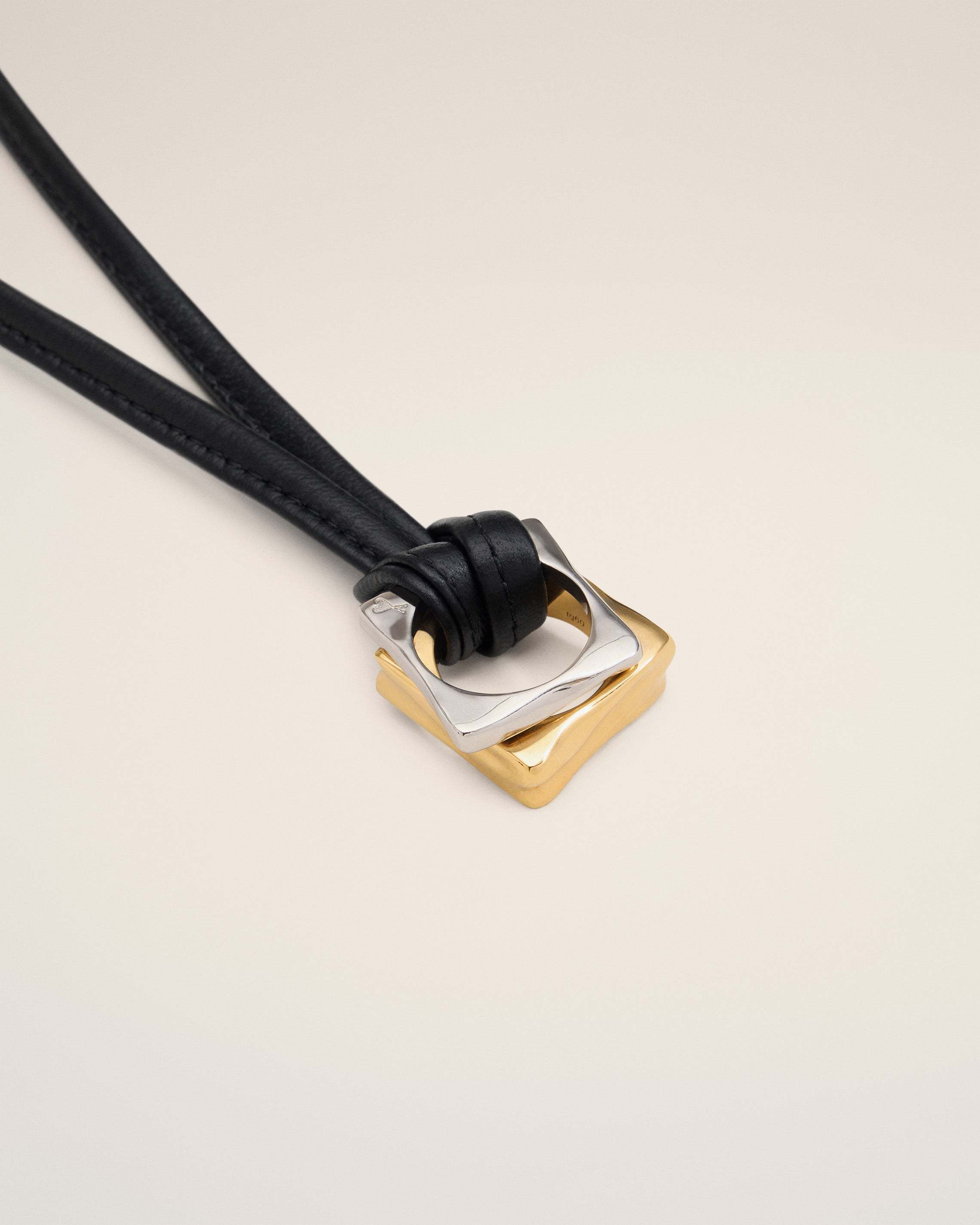 Ami Alexandre Mattiussi Square Double Hammer Necklace In Black