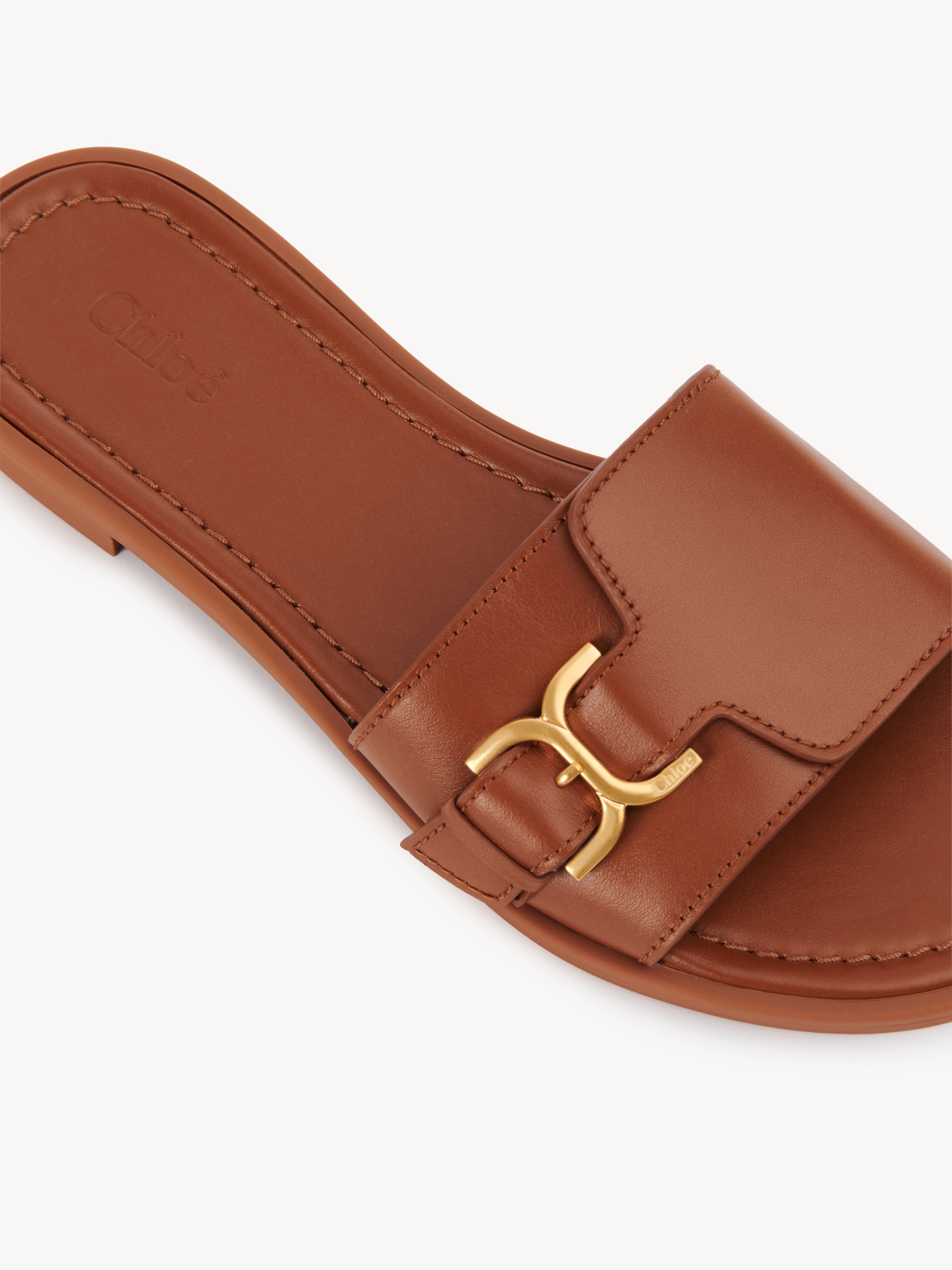 Chloé Marcie Leather Flat Sandals In Brown