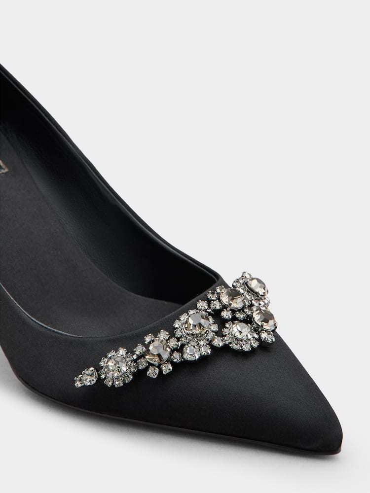 Roger Vivier Efflorescence Silk Satin Heels In Black