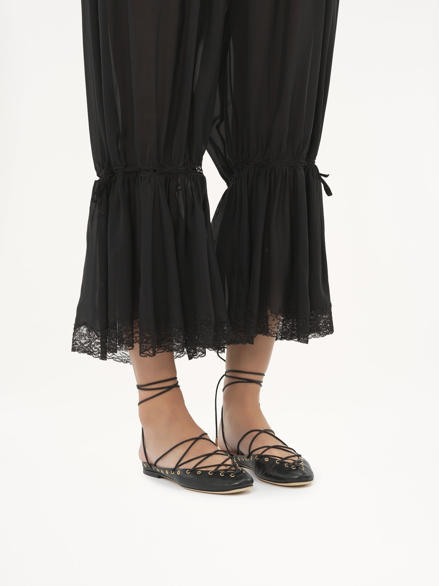 Chloé Ghillies Leather Ballet Flats In Black