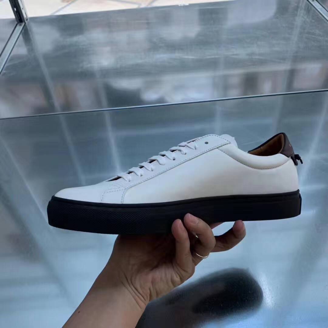 Givenchy Embroidered Logo Sneakers In Black
