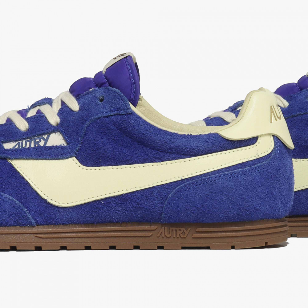 Autry Lace Up Sneakers In Blue