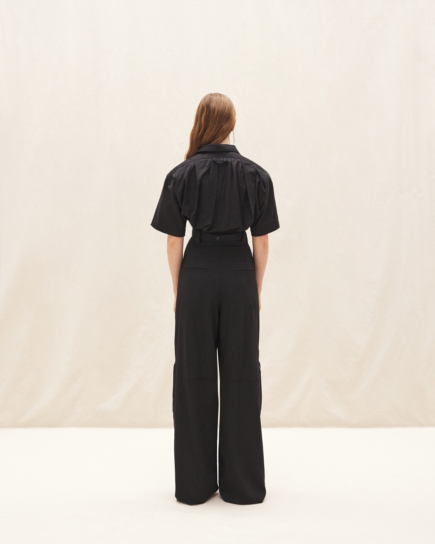 Jacquemus High-waisted Loose Casual Pants In Black