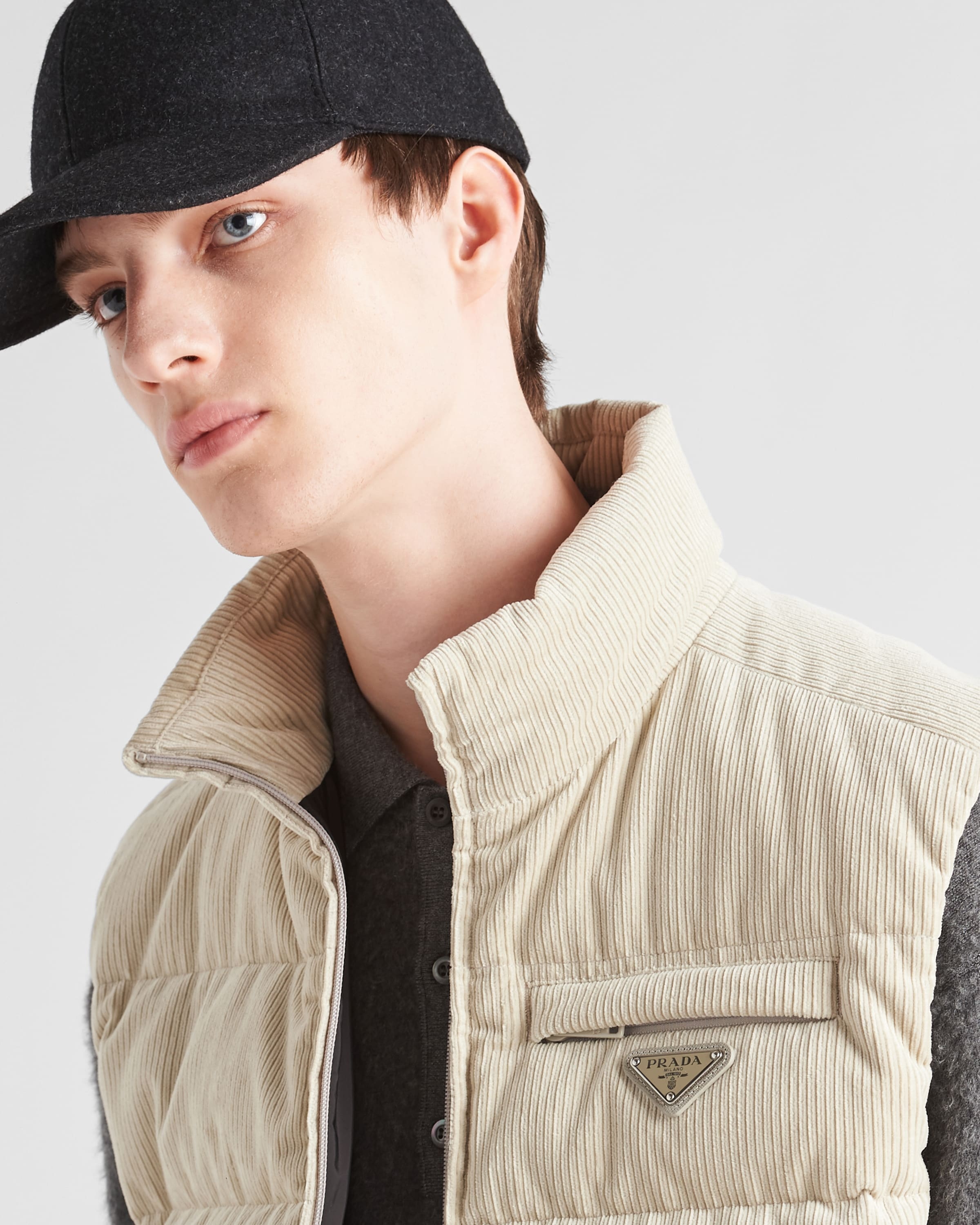 Prada Kaschmirpullover Mit Poloshirtkragen In Gray
