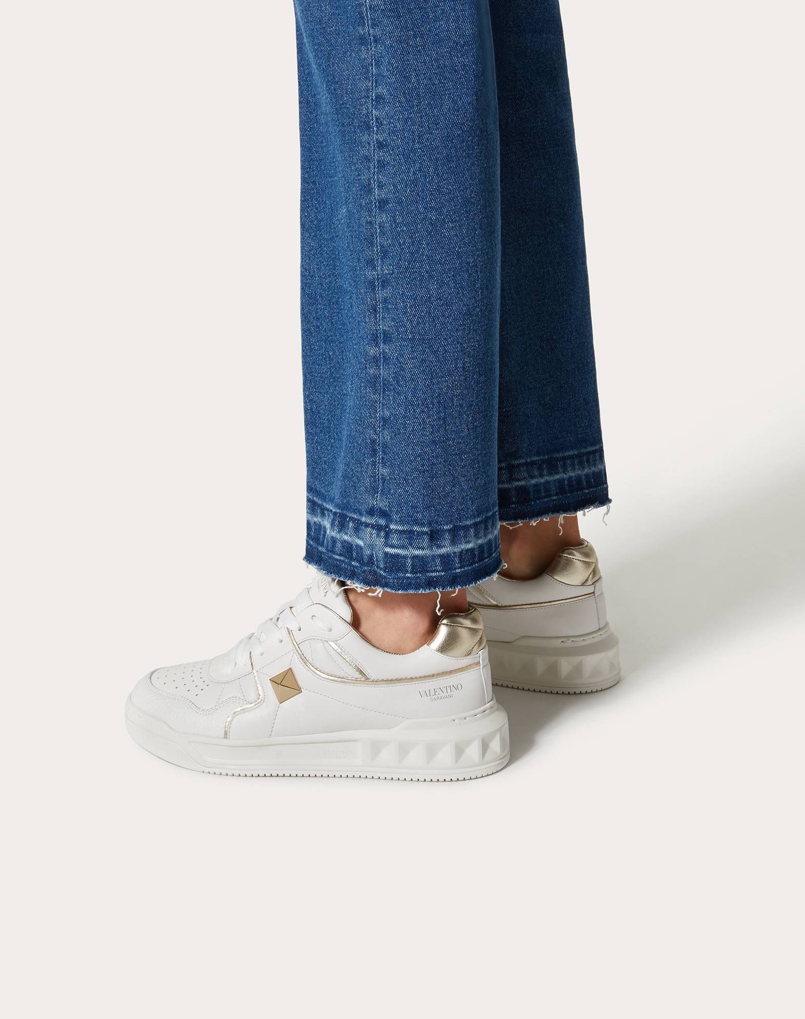 VALENTINO GARAVANI ONE STUD LOW-TOP CALFSKIN SNEAKER