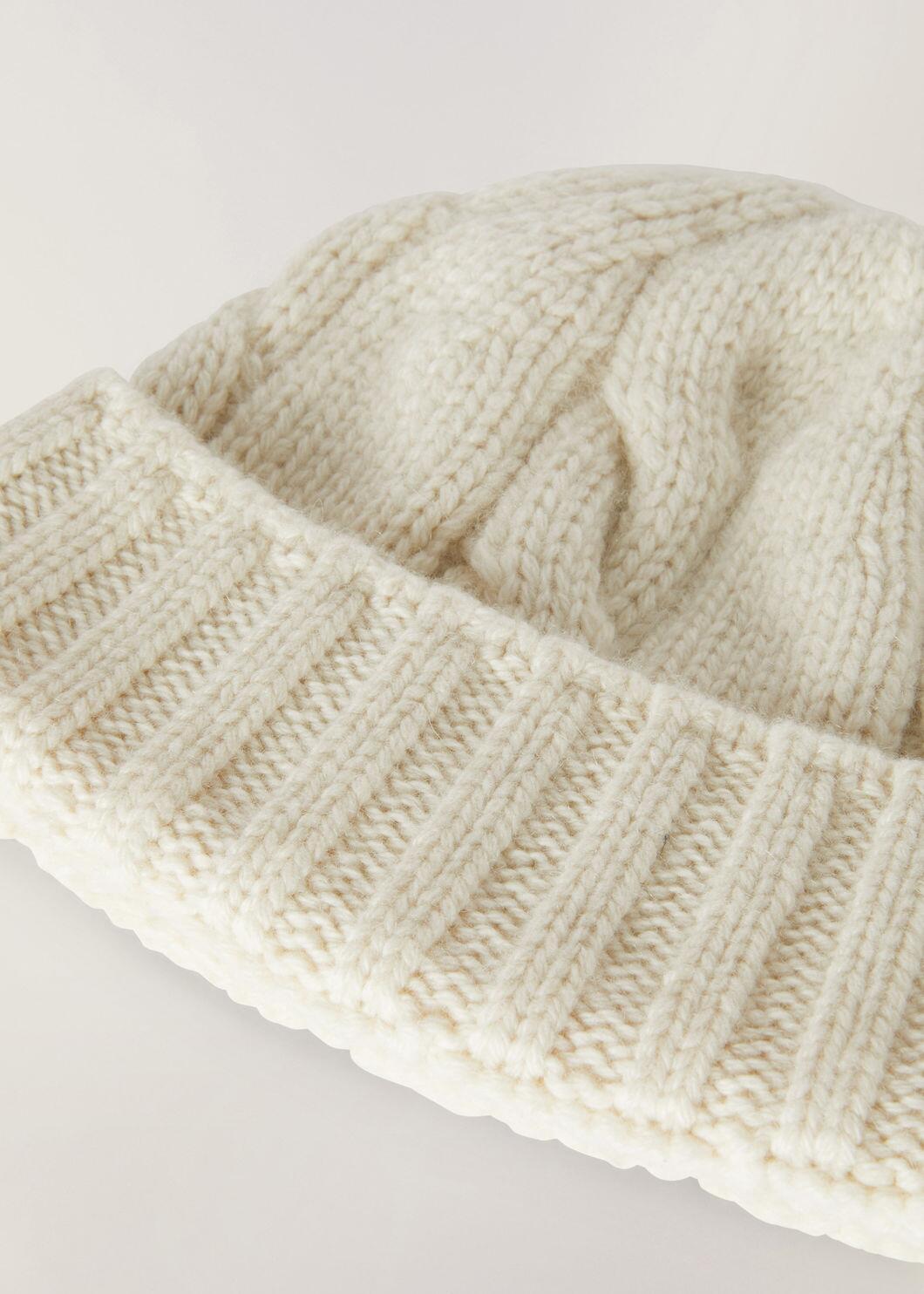 Loro Piana Cashmere Cable Knit Beanie In Neutral