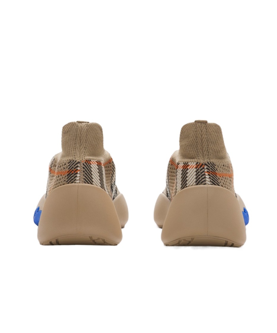 Burberry 'checkered Knit Neptune Sne In Brown