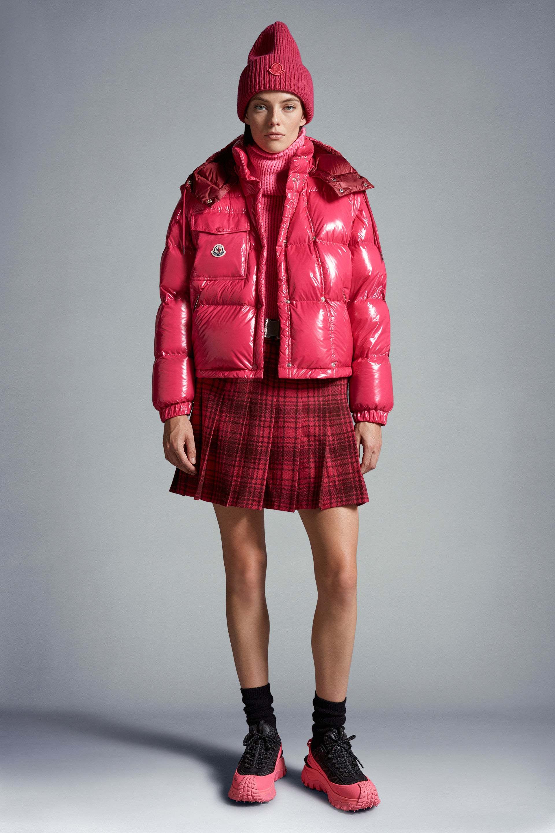 Moncler Karakorum Short Down Jacket Women In Red