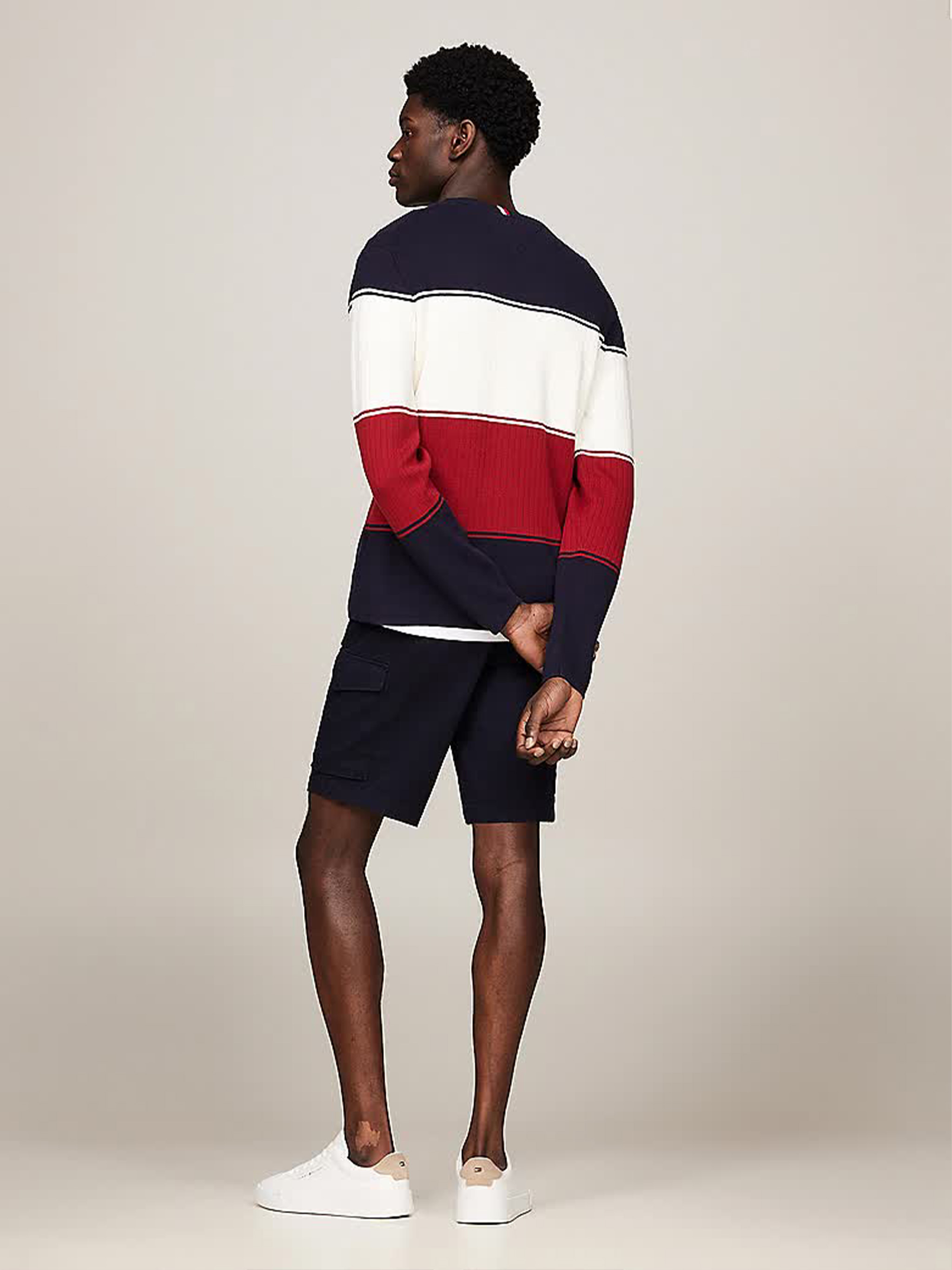 Tommy Hilfiger Colour-blocked Mixed Knit Relaxed Jumper In Black