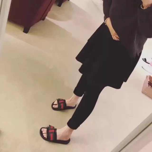 Gucci Horizontal Striped Bow Cold Drag In Black