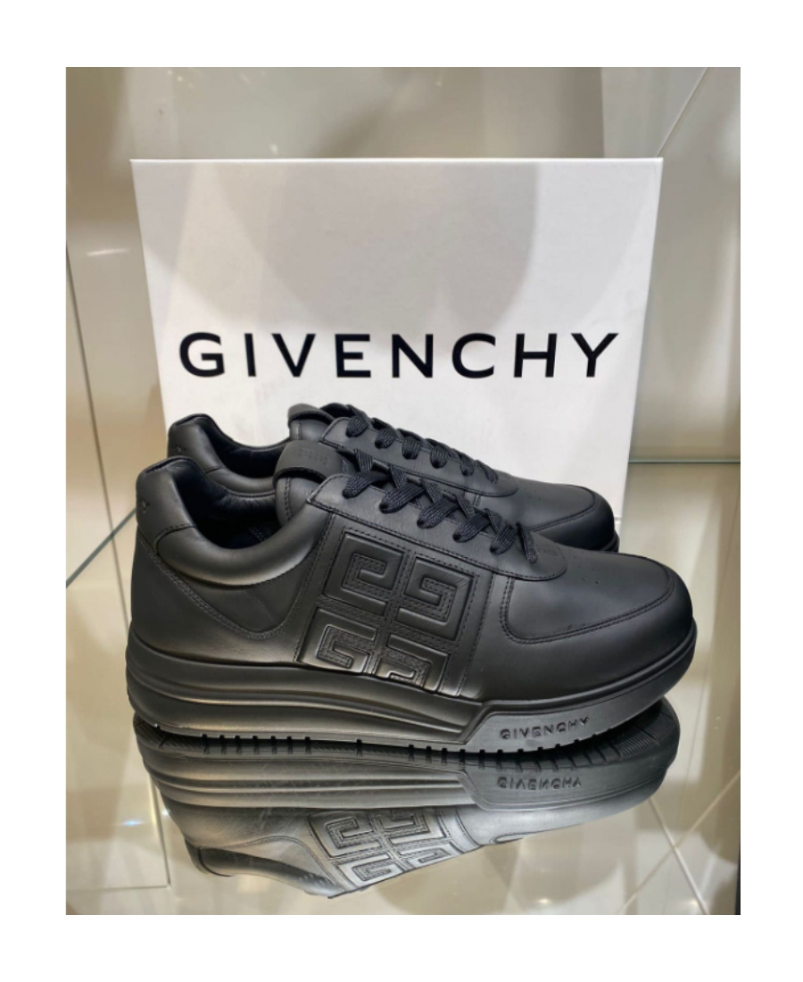Givenchy G Move Low-top Sneakers In Calf Leather In Black