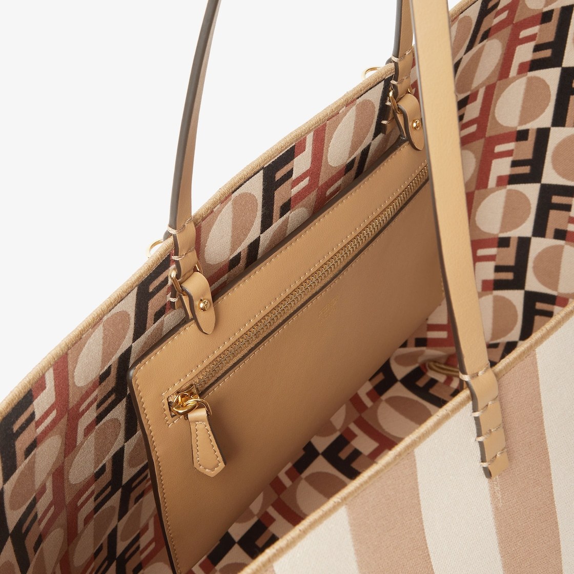 Fendi "roll" Shoulder Bag In Brown