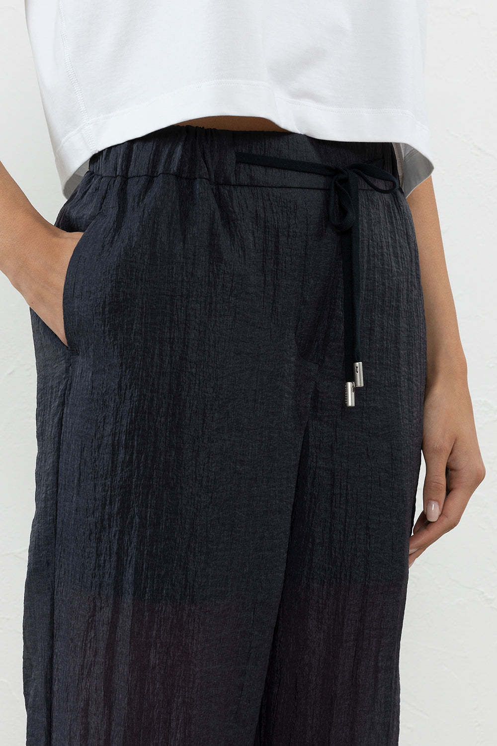 Peserico Seersucker Straight Trousers In Black