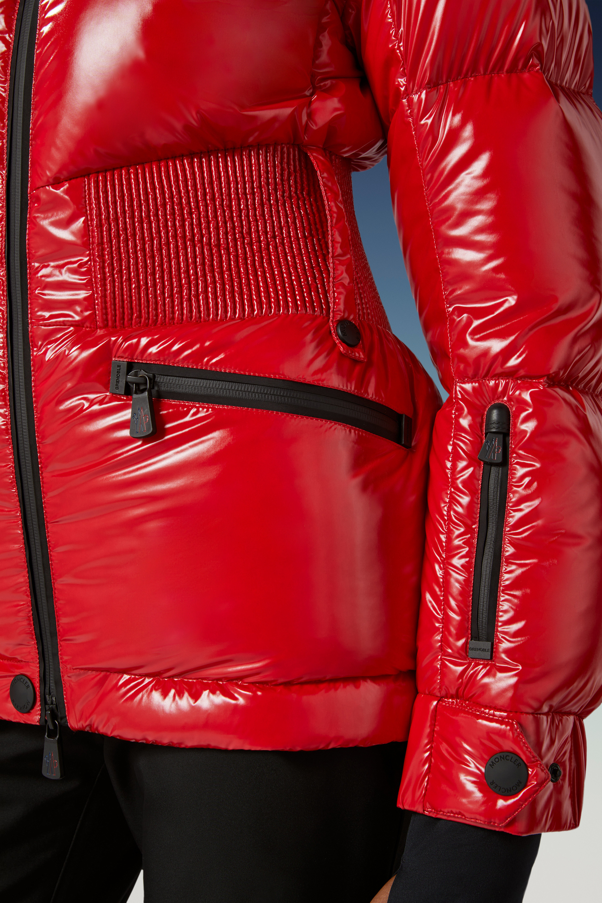 Moncler Rochers Hooded Short Style Down Jacket In Red