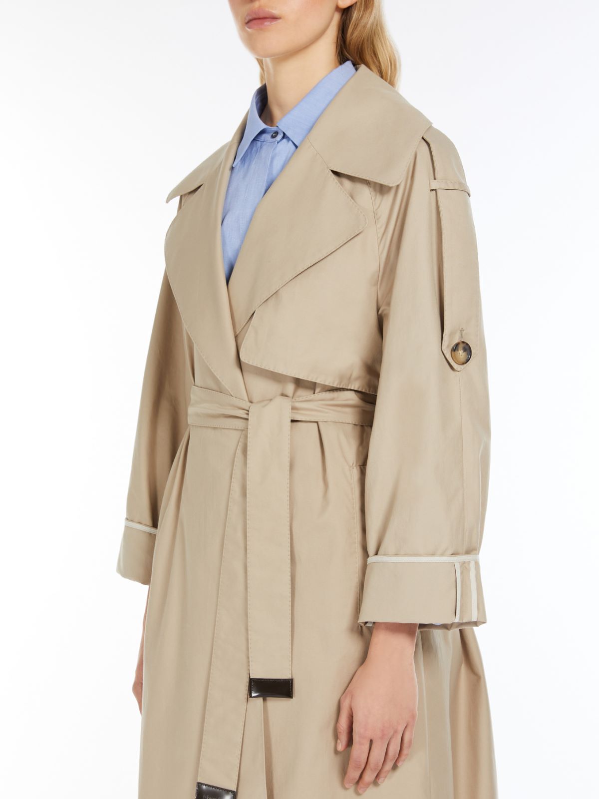 Max Mara Lapel Long-sleeved Coat In Nude