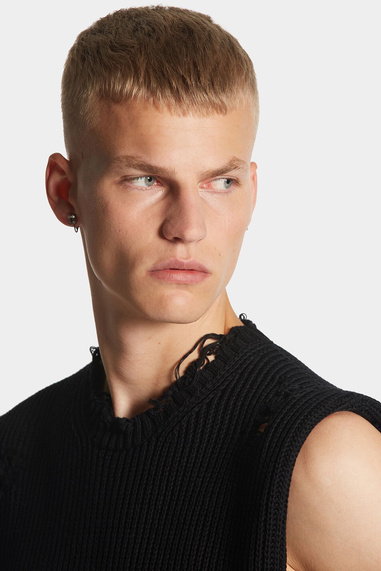 Dsquared2 Logo-print Distressed Knitted Vest In Black
