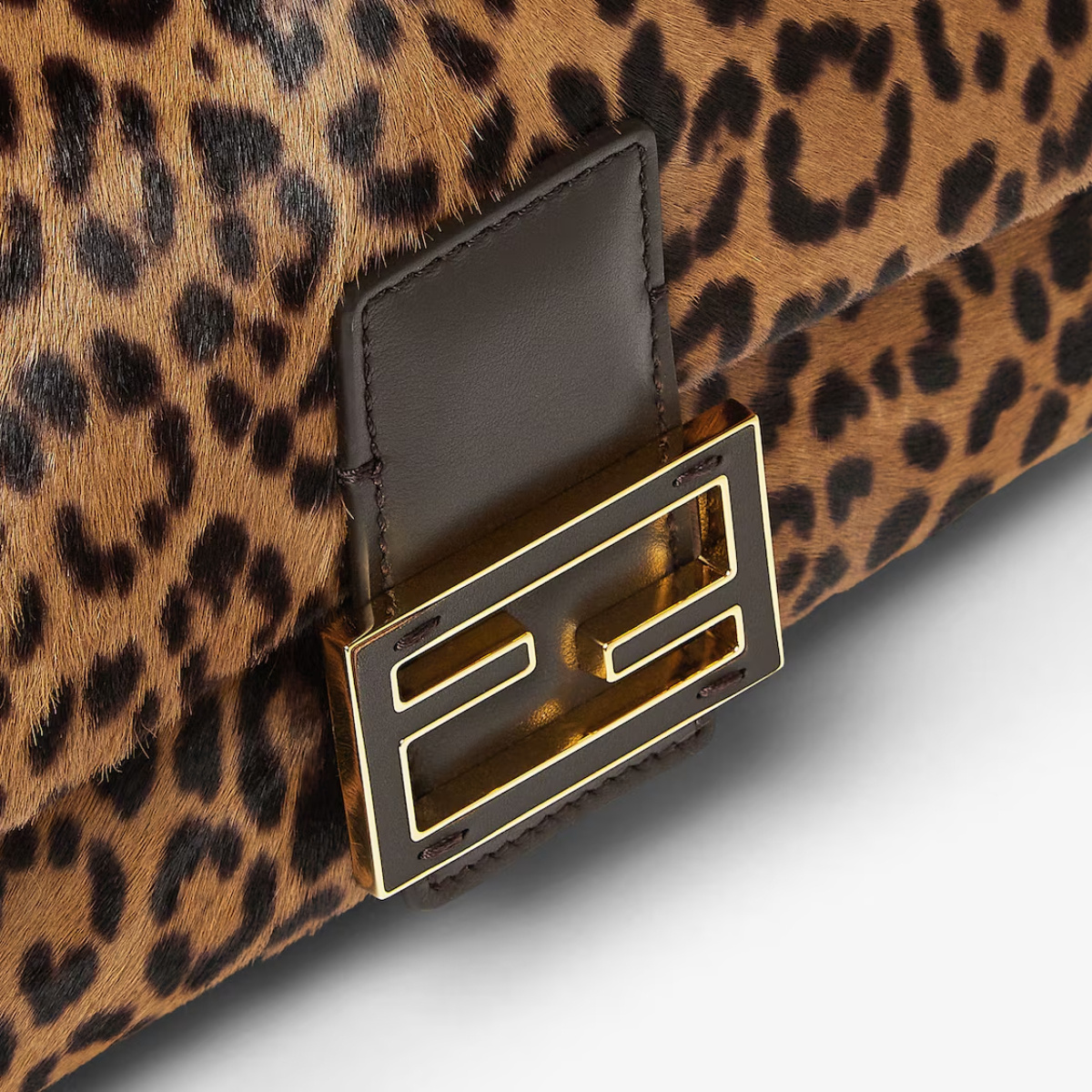 Fendi Baguette Shape Shoulder Bag With Detachable Strap In Brown
