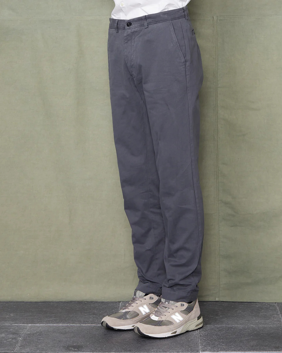 Officine Generale Button-fastening Chino Trousers In Gray
