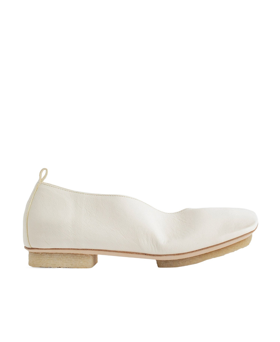 Shop Uma Wang Asymmetric-toe Leather Ballerina Shoes In White