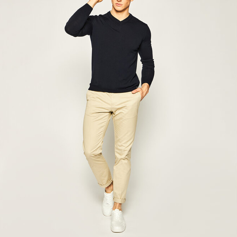 Ea7 V-neck Knitted Pullover In Black