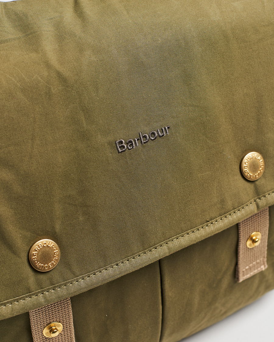 Barbour Shoulder Bag With Adjustable Strap And Front Pockets In Green