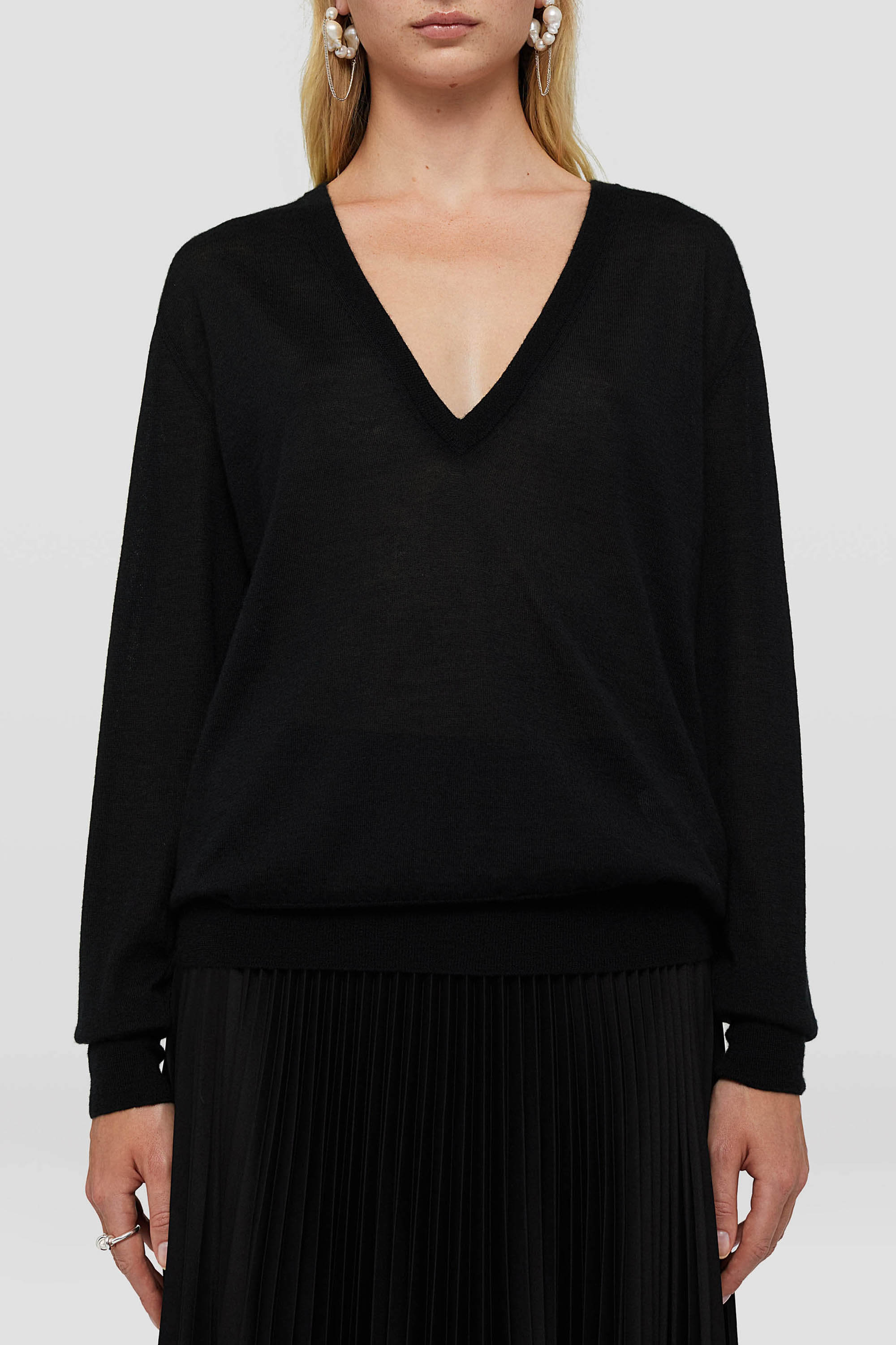 JIL SANDER JIL SANDER LONG SLEEVED V-NECK KNITTED TOP