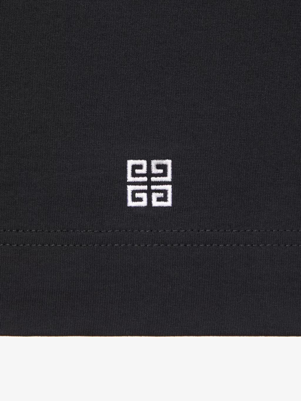 Givenchy Crest Logo Embroidered T-shirt In Black