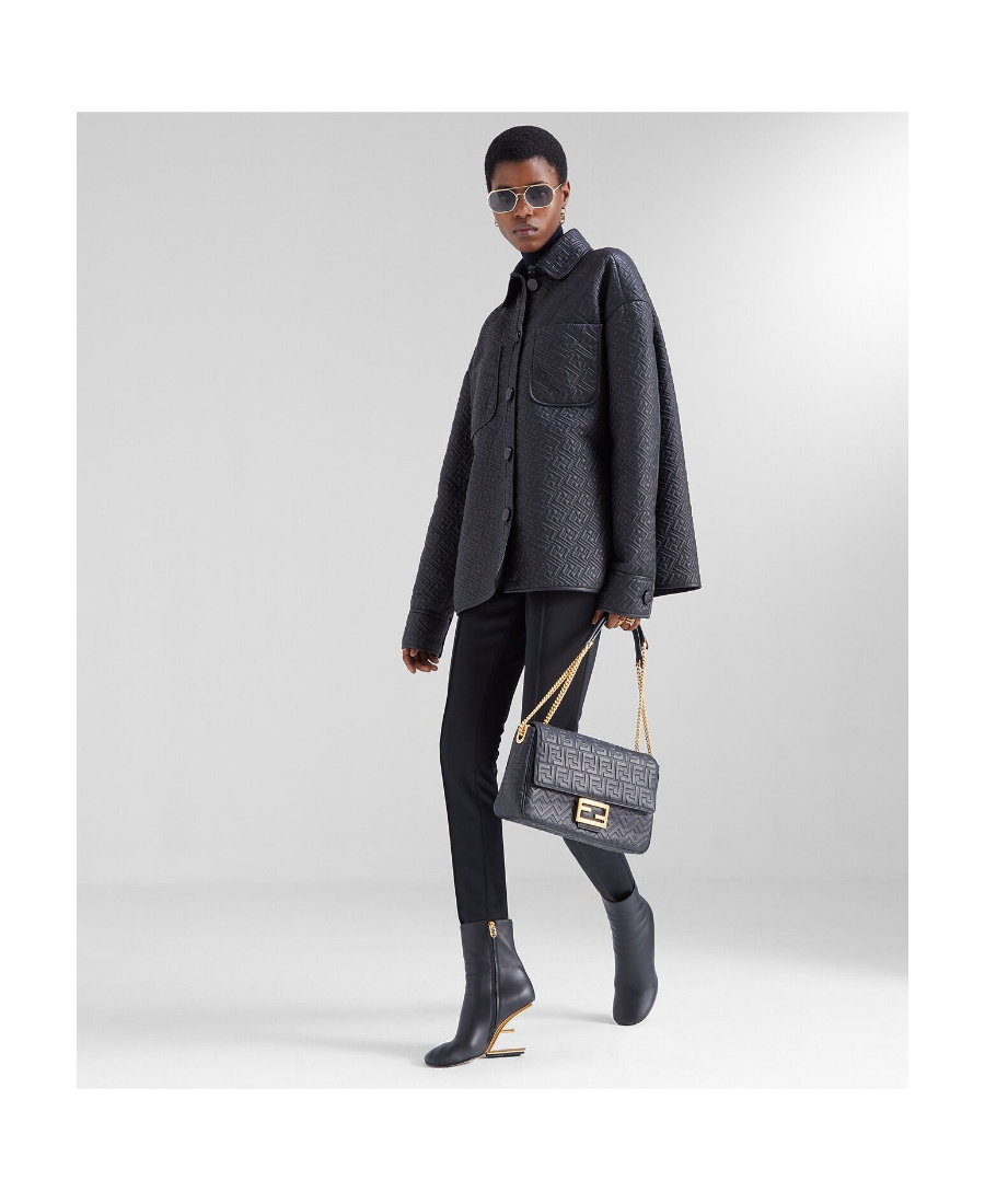 Fendi Baguette Wallet On Chain In Black