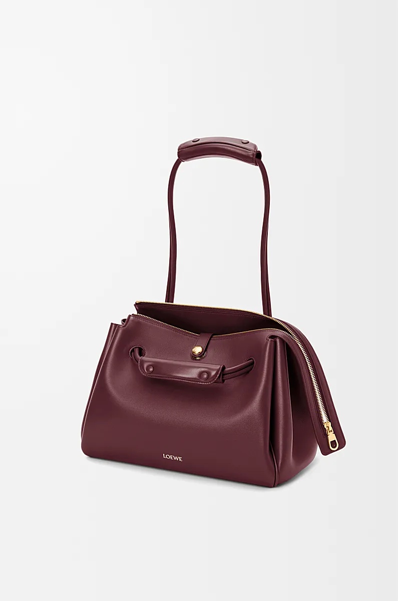 Loewe Lettering Shoulder Bag In Red