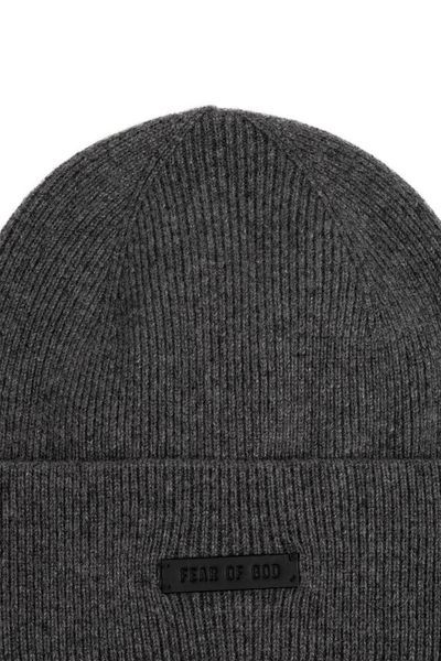 Fear Of God Logo Patch Ribbed Knit Beanie In Black