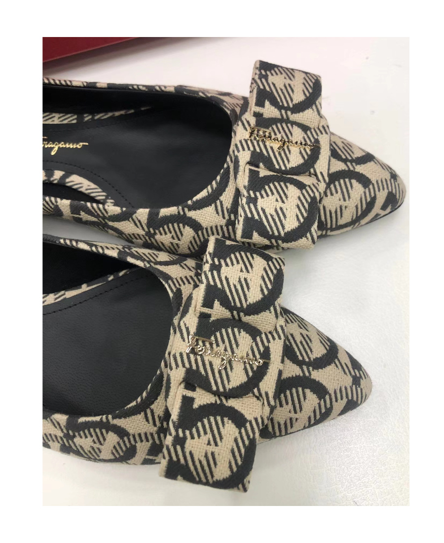 Ferragamo Viva Gancini Canvas Flat In Black