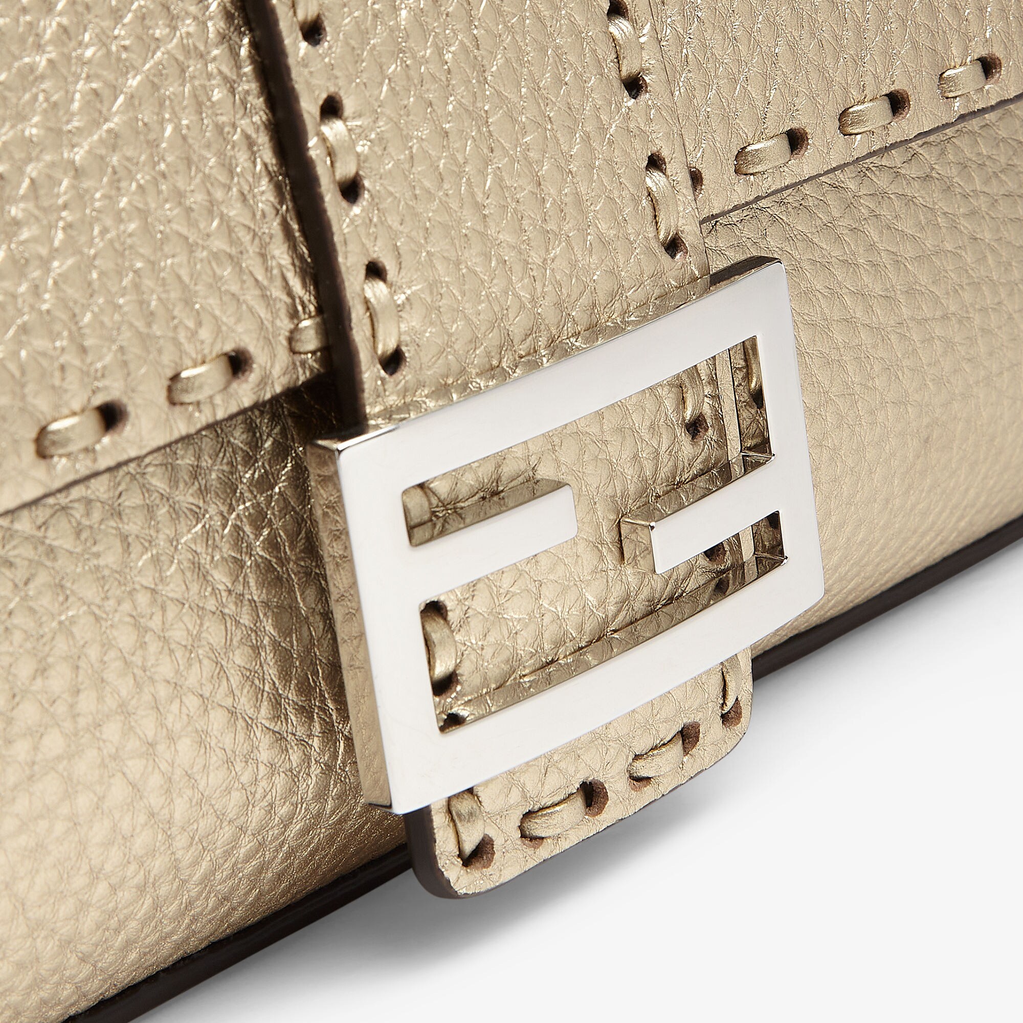 Fendi Women Champagne-coloured Medium Baguette Bag In Nude