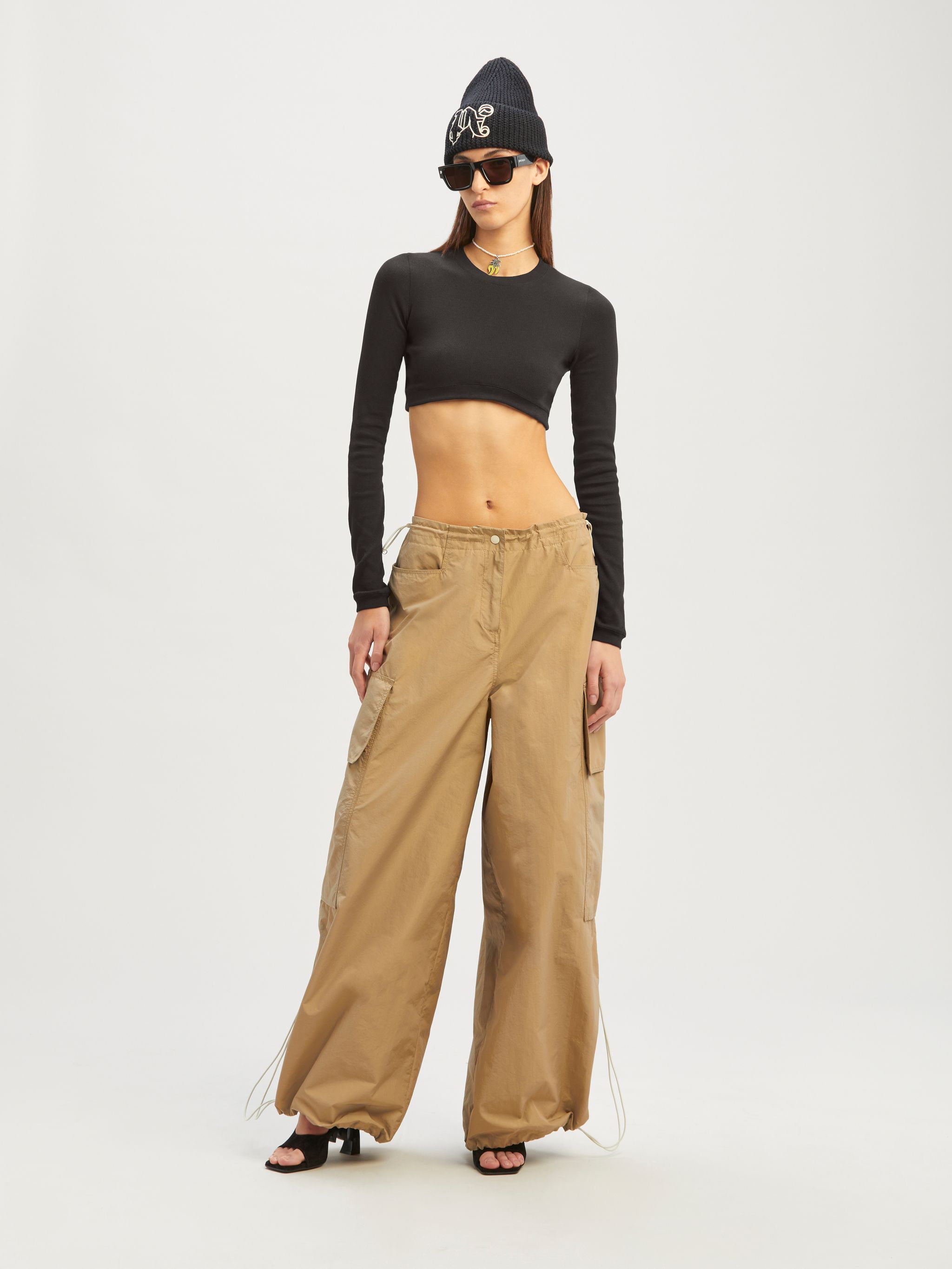 Palm Angels Crewneck Long-sleeved Cropped Top In Black