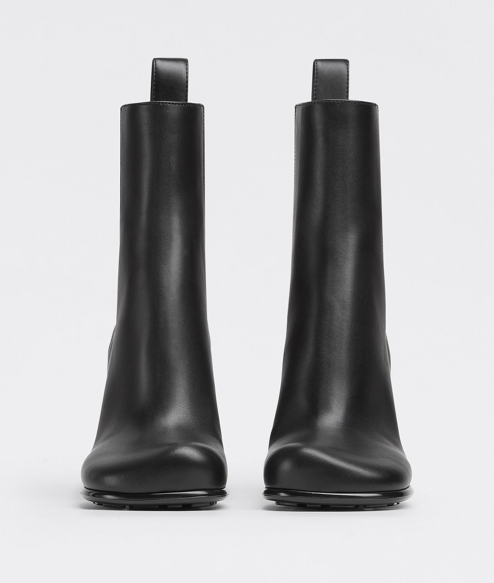 Bottega Veneta Storm Leather Ankle Boots In Black