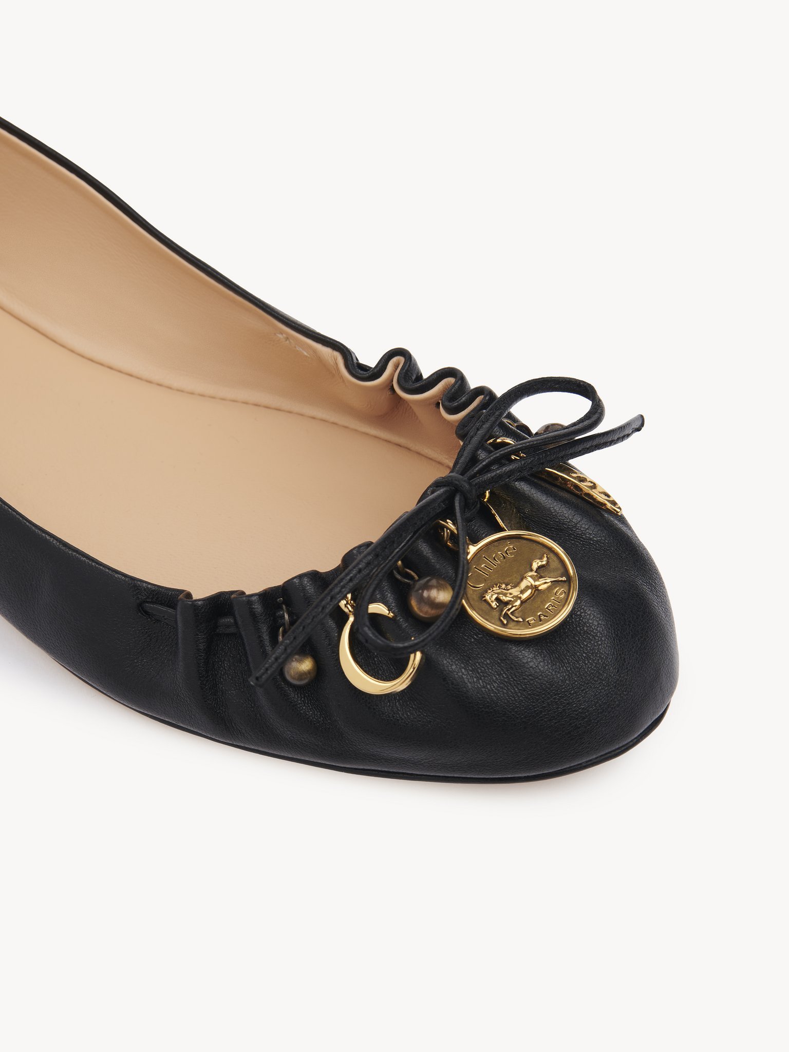 Chloé Charms Ballerina In Black