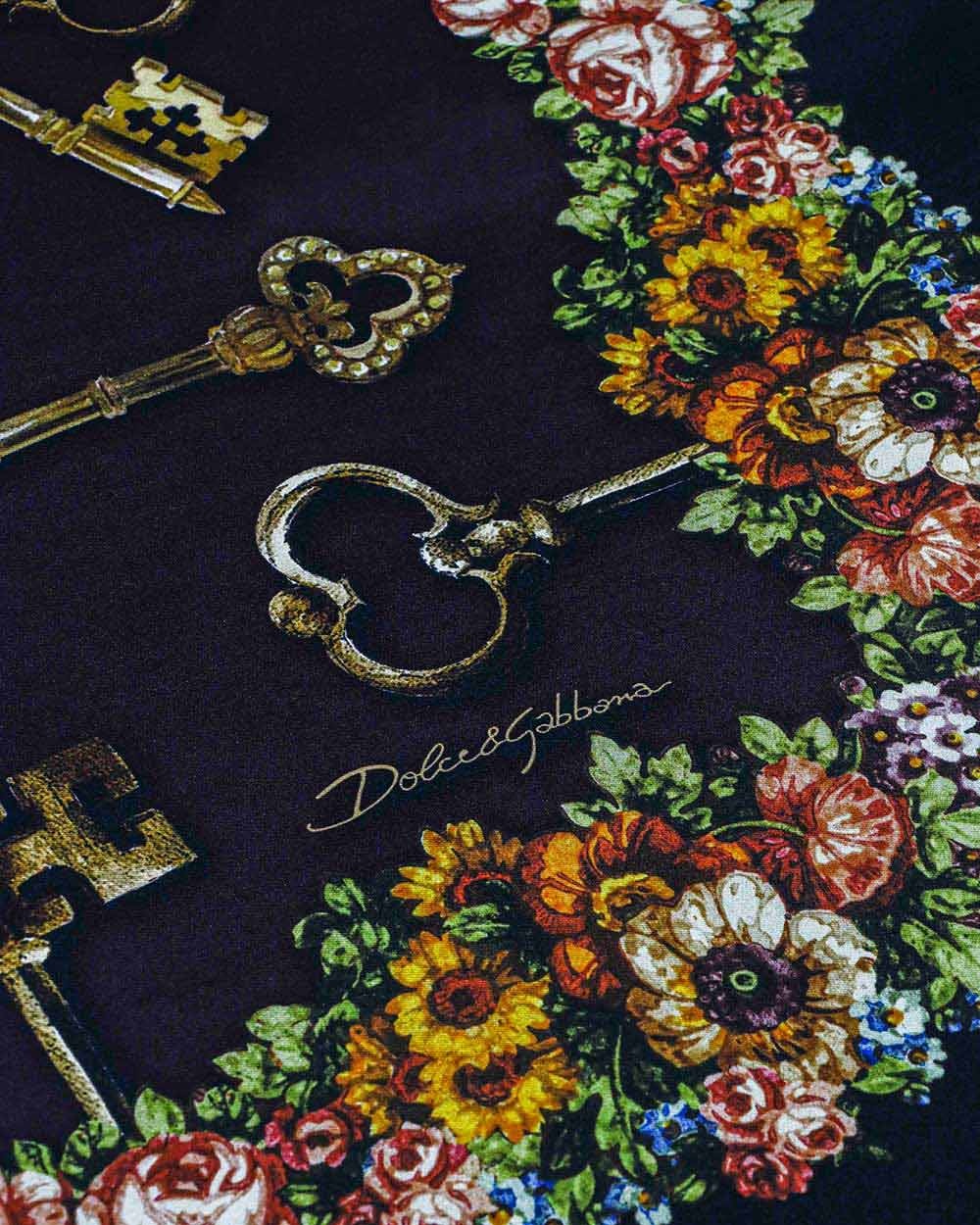 Dolce & Gabbana Silk Printed Scarf In Black