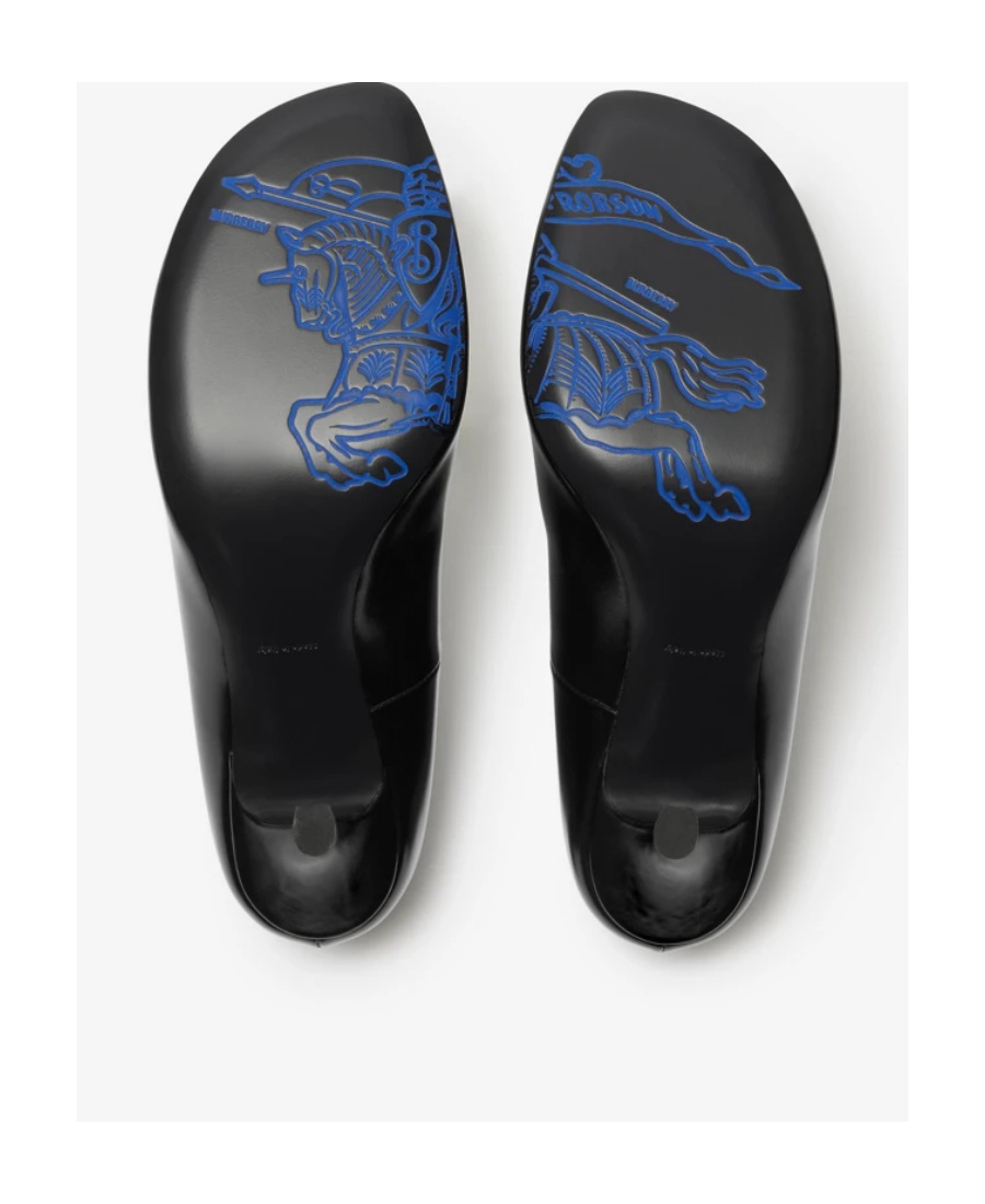 Burberry Glossy Leather Baby Pumps In Black